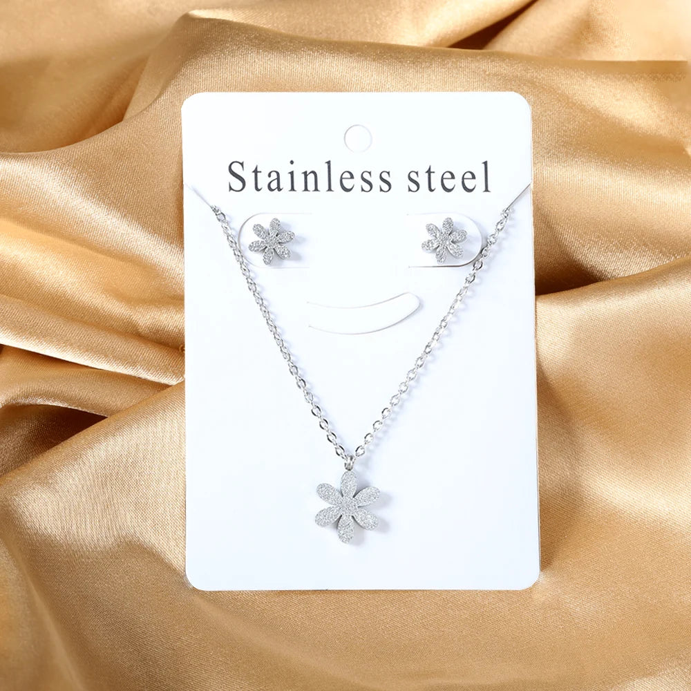 Layered Heart Pendant Necklace Set