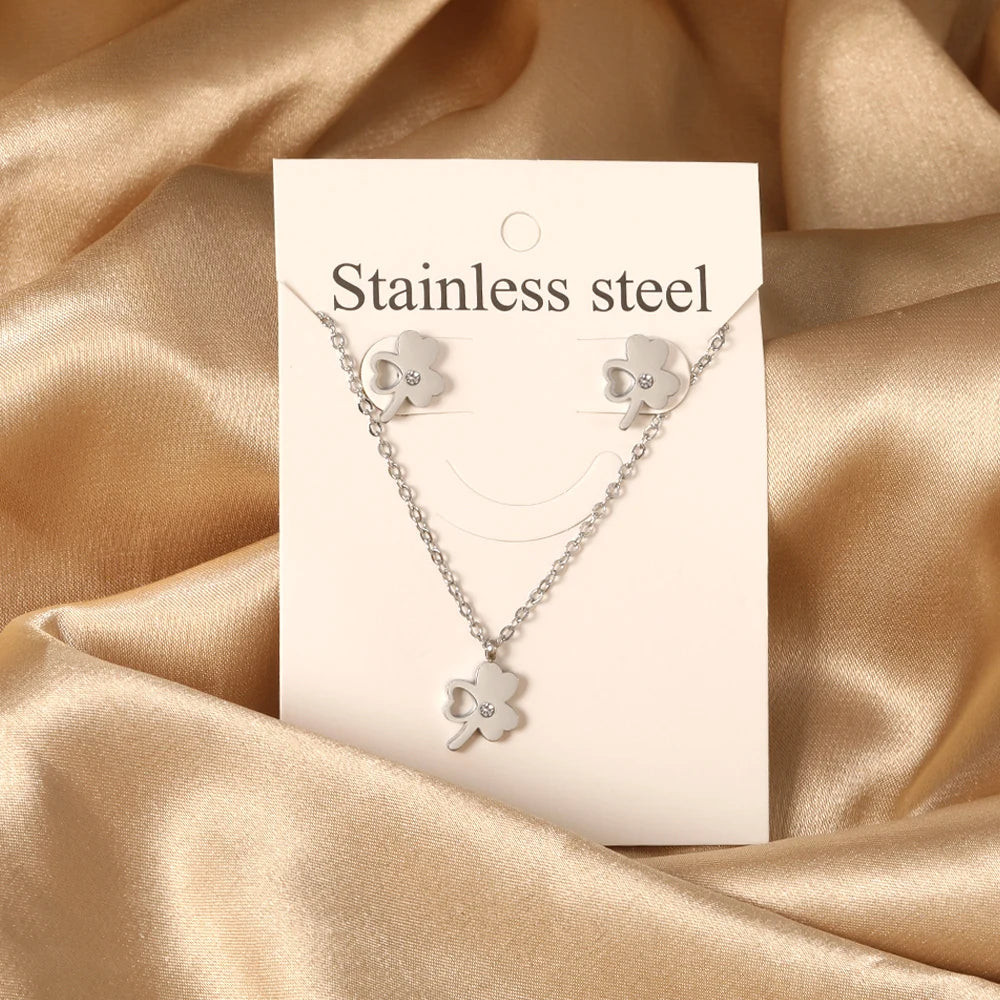 Layered Heart Pendant Necklace Set