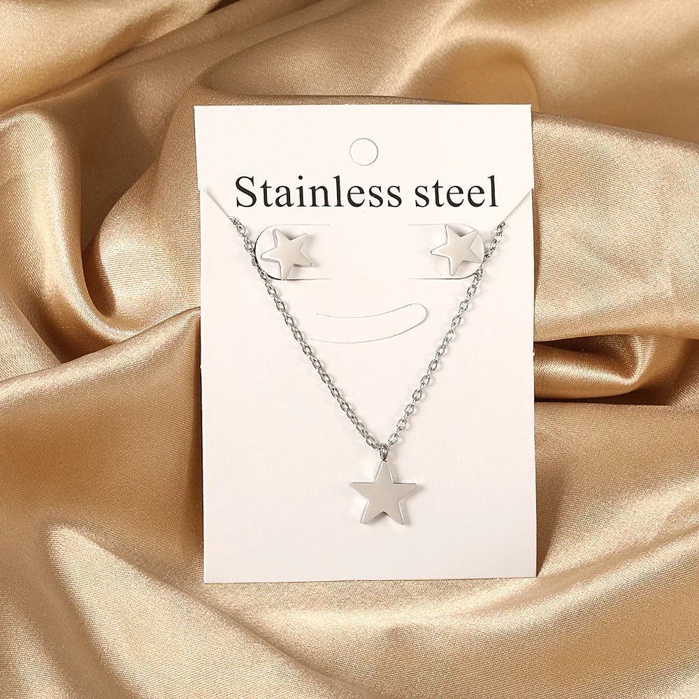 Layered Heart Pendant Necklace Set
