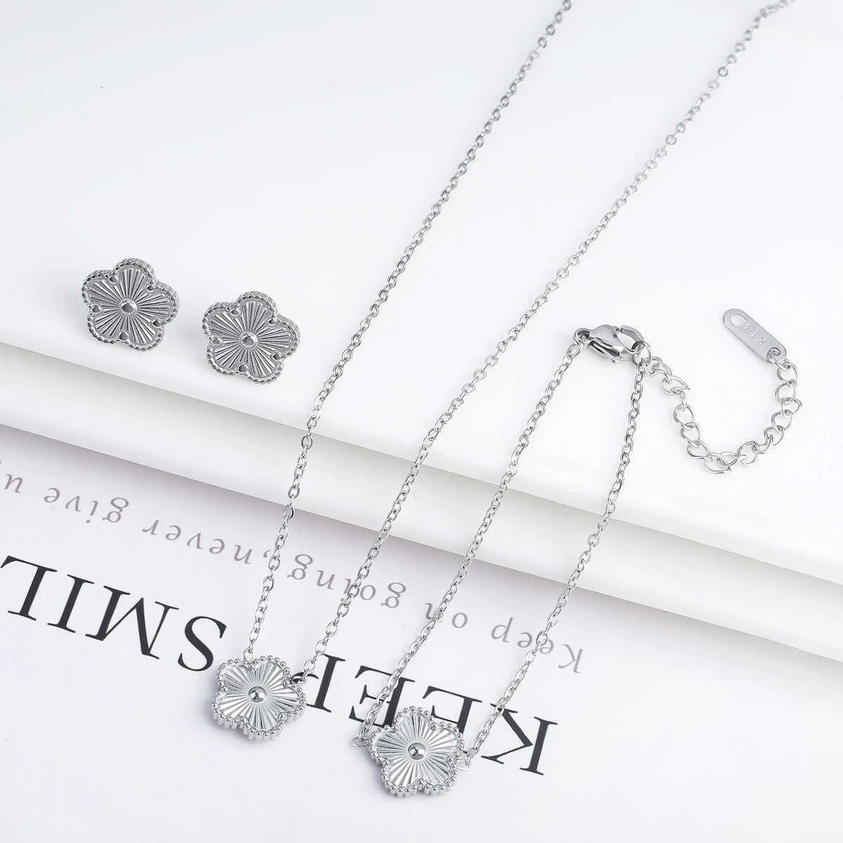 Five-Leaf Clover Jewelry Set