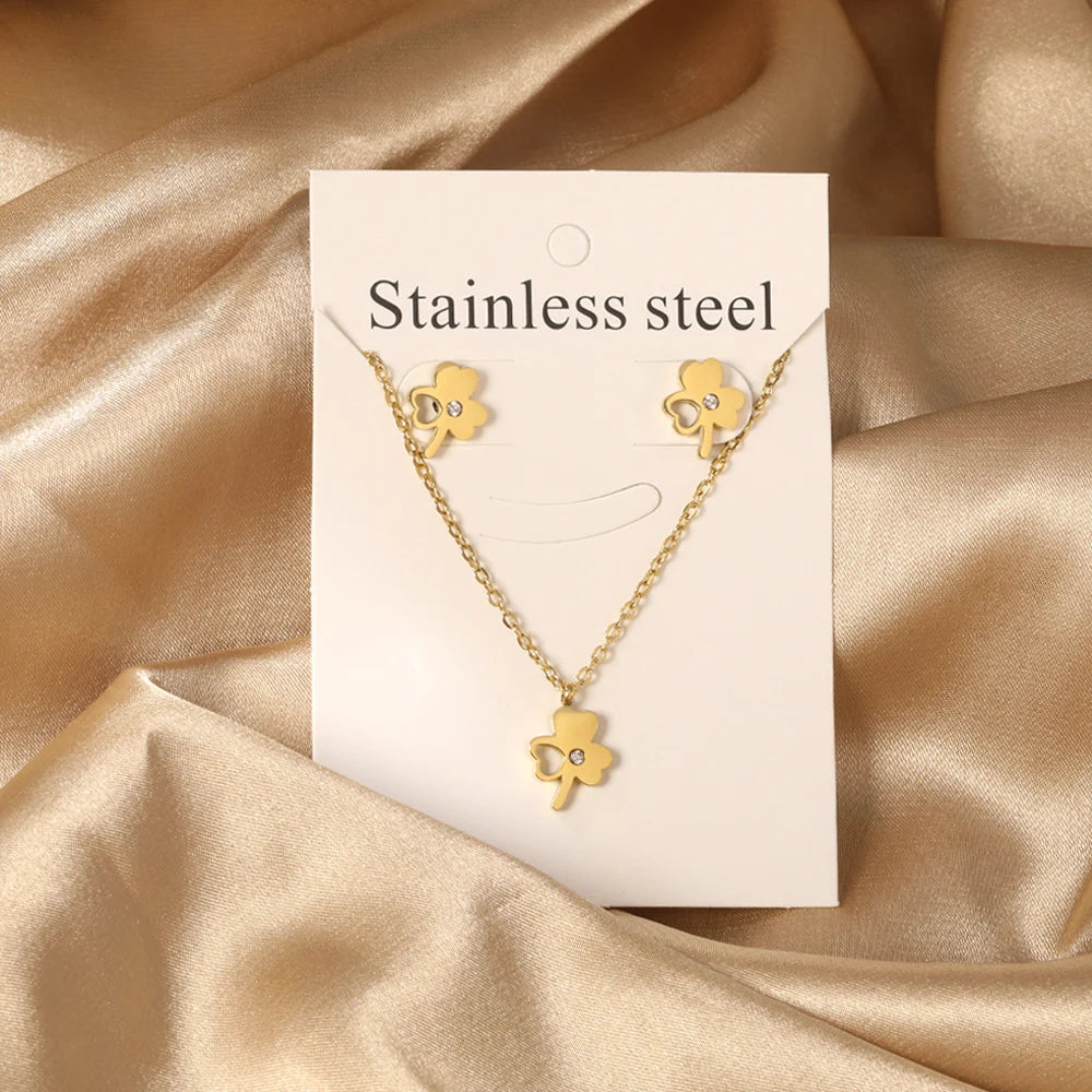 Layered Heart Pendant Necklace Set