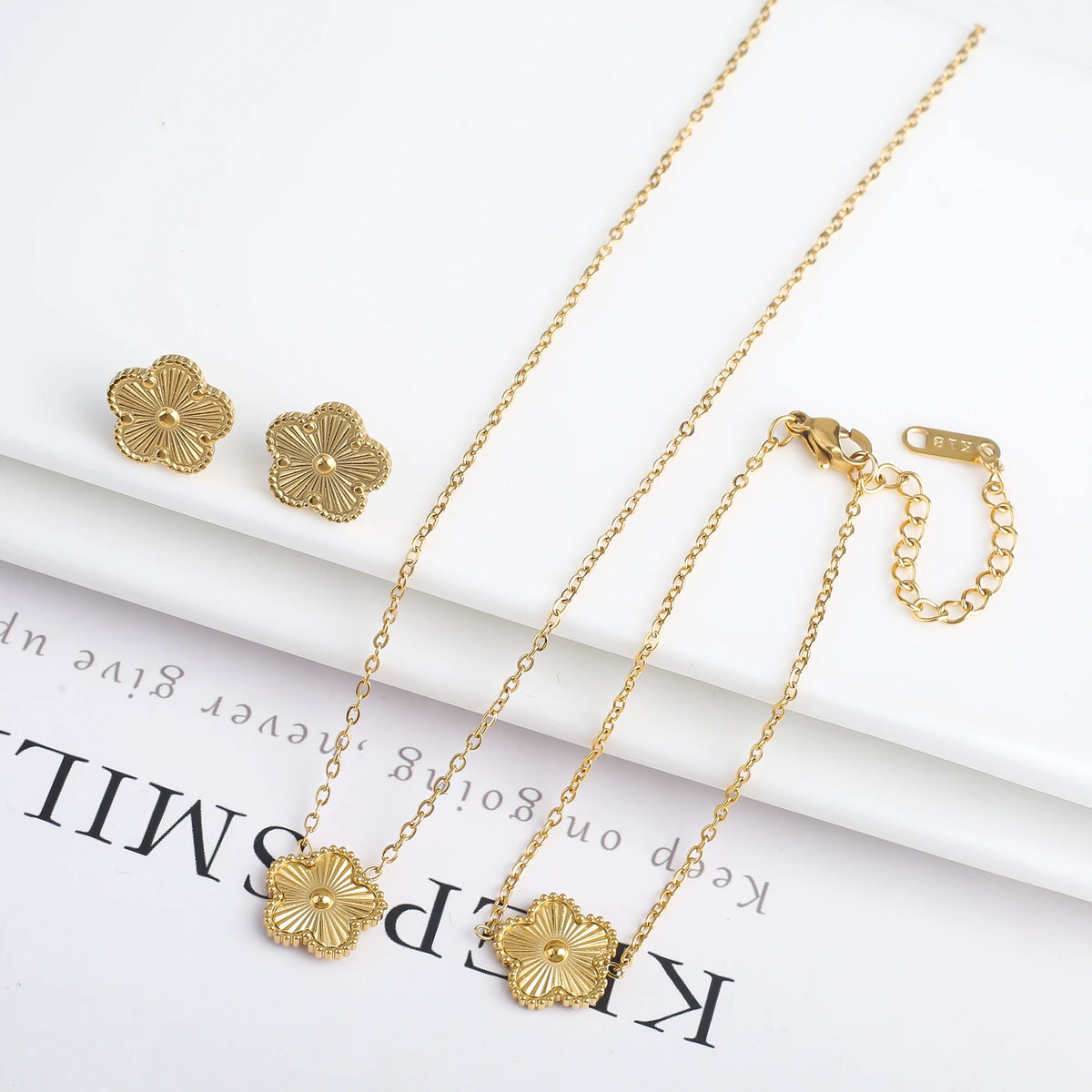 Five-Leaf Clover Jewelry Set