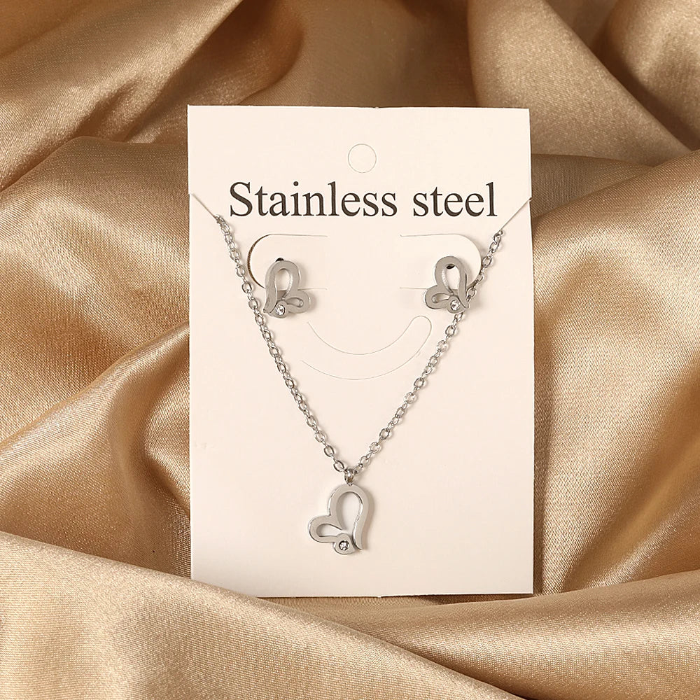 Layered Heart Pendant Necklace Set