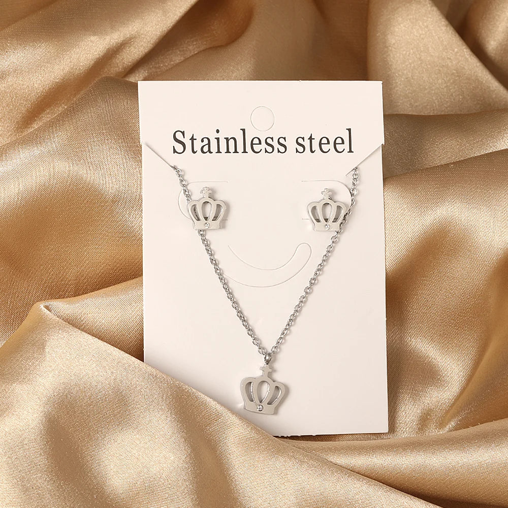 Layered Heart Pendant Necklace Set