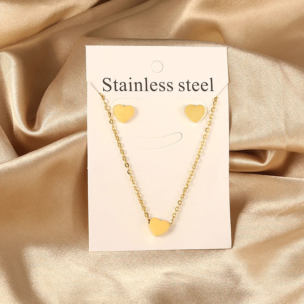 Layered Heart Pendant Necklace Set