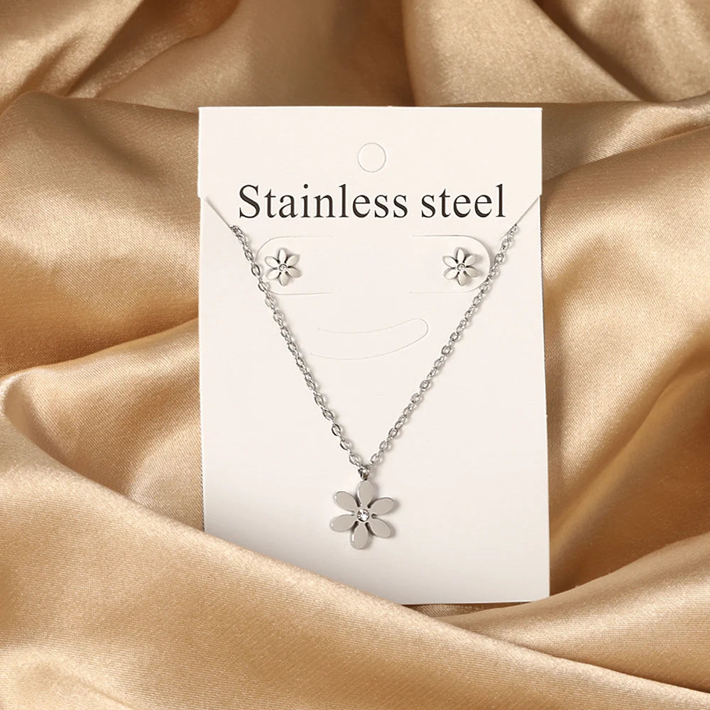Layered Heart Pendant Necklace Set